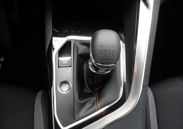 Peugeot 3008 cena 71400 przebieg: 156000, rok produkcji 2019 z Zwierzyniec małe 704